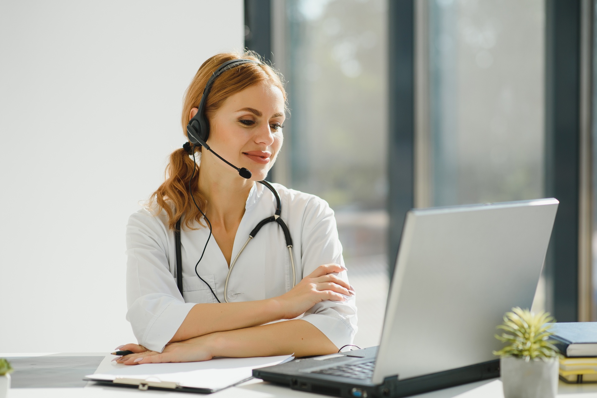 Virtual medical assistant providing telemedicine support